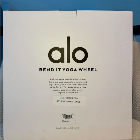 ALO Bend It Yoga Wheel - Picture 3 of 4